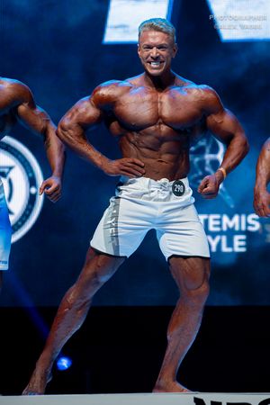 MEN'S PHYSIQUE +179
